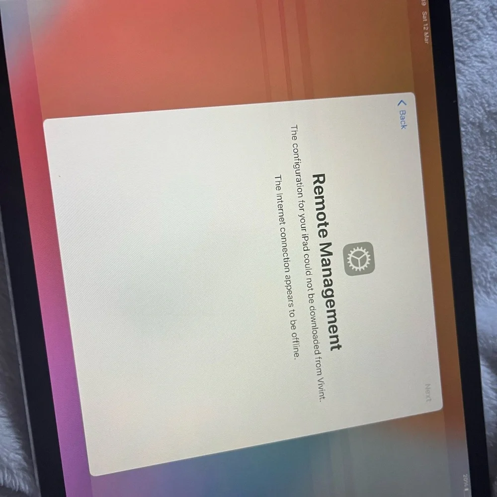 Ipad Mini 4 Working *with flaws see description*